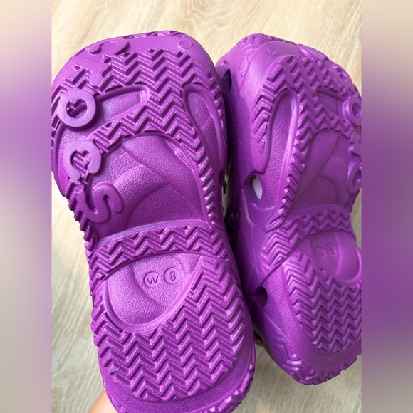 NWT Crocs Caged Clogs Grapeberry W8 - Picture 5 of 5